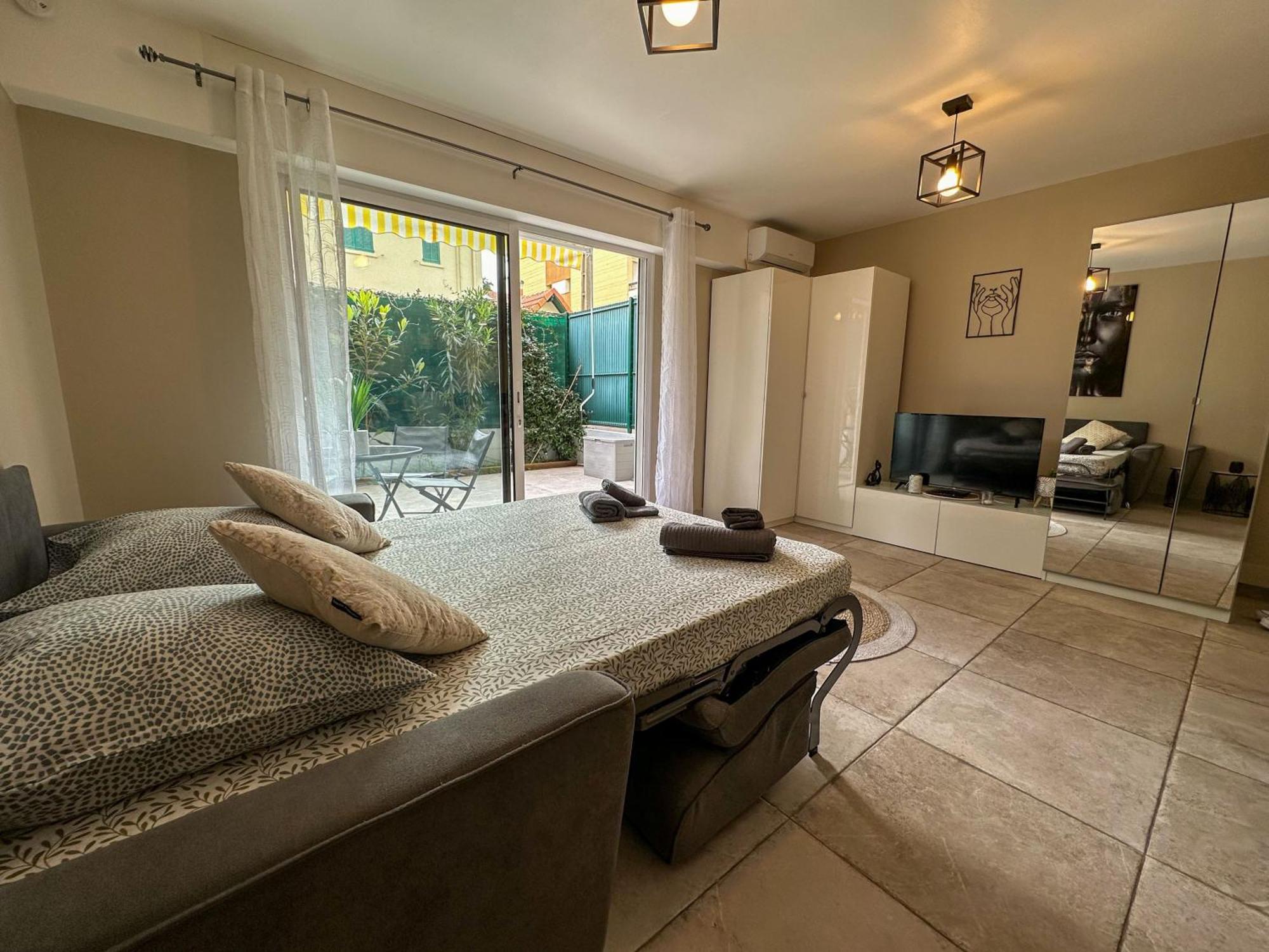 Cosy Madrid, Appartement Proche De La Mer Κάννες Εξωτερικό φωτογραφία