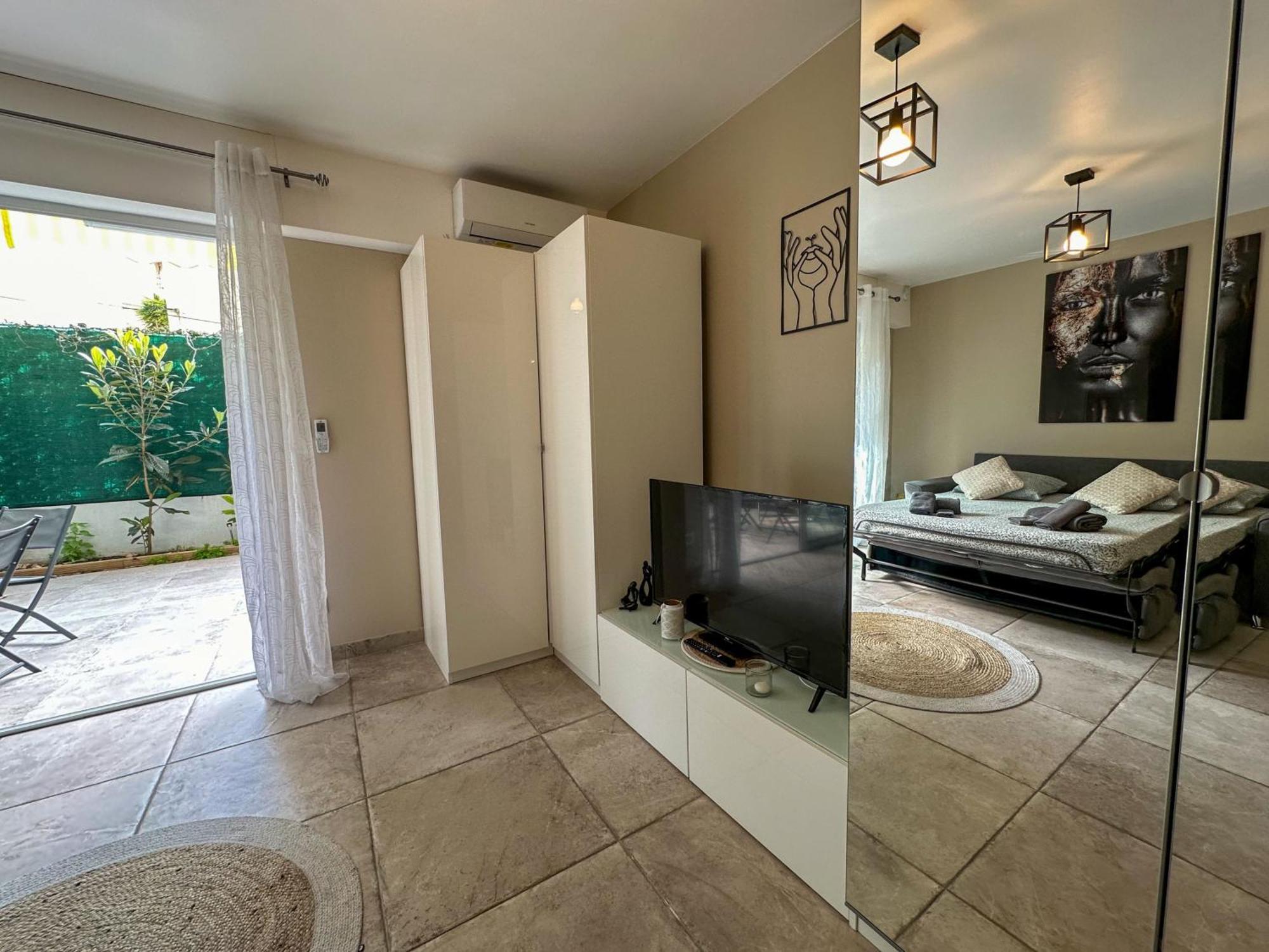 Cosy Madrid, Appartement Proche De La Mer Κάννες Εξωτερικό φωτογραφία